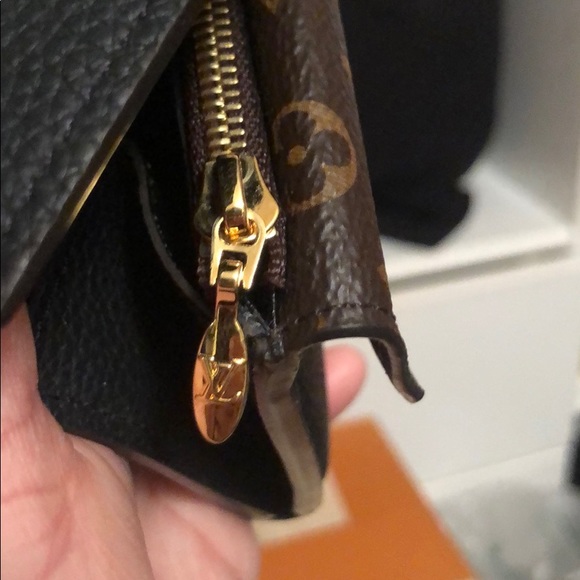 🖤✨LV Double V Black Satchel Wallet✨🖤 - Picture 8 of 12